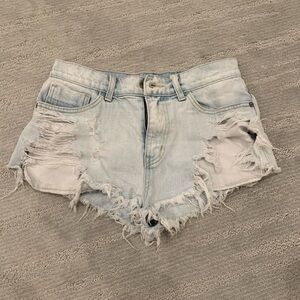 Pistola light wash denim cut off shorts frayed, Size 27